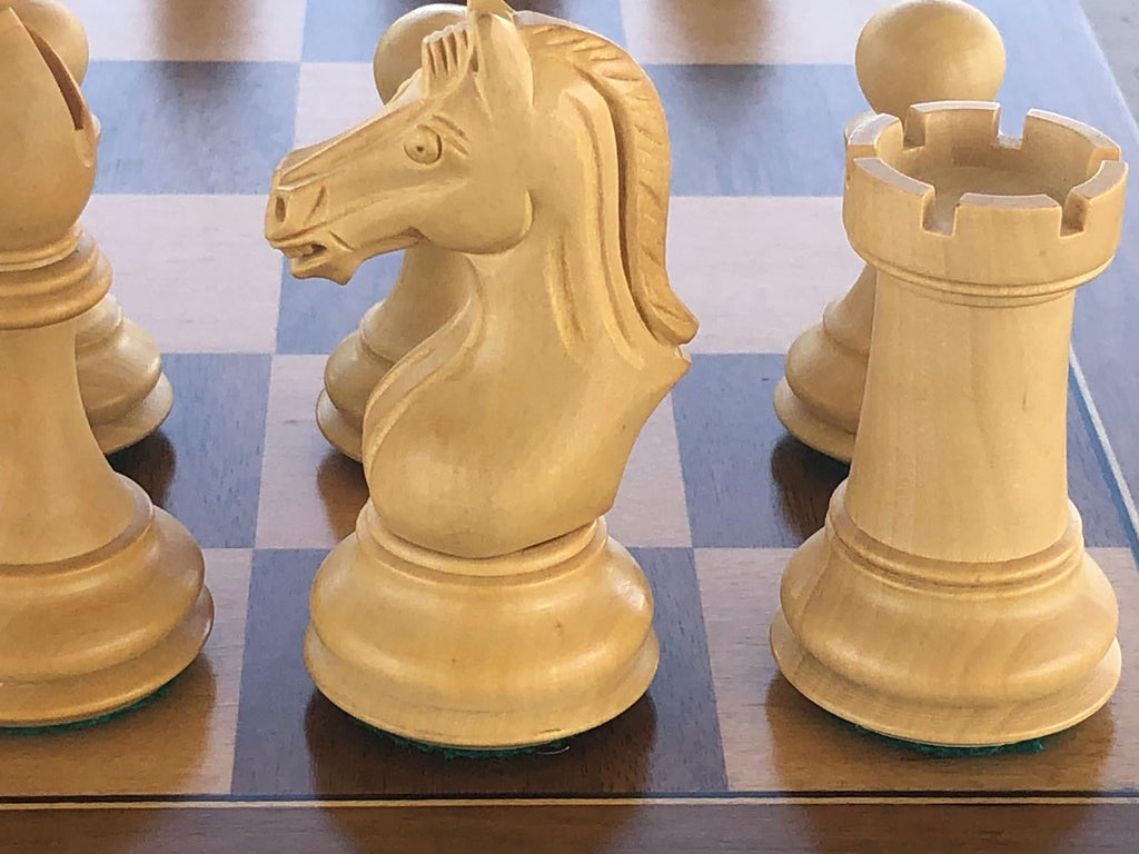 Luxurious Chess Knight
